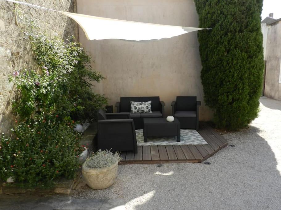 Le Maset Des Aires Avec Vue Sur Le Luberon Et Son Jacuzzi Exterieur Disponible De Juin A Mi-Septembre Maubec  Esterno foto